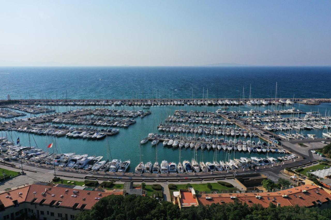 Punta Ala Sea View Apartments Bagian luar foto